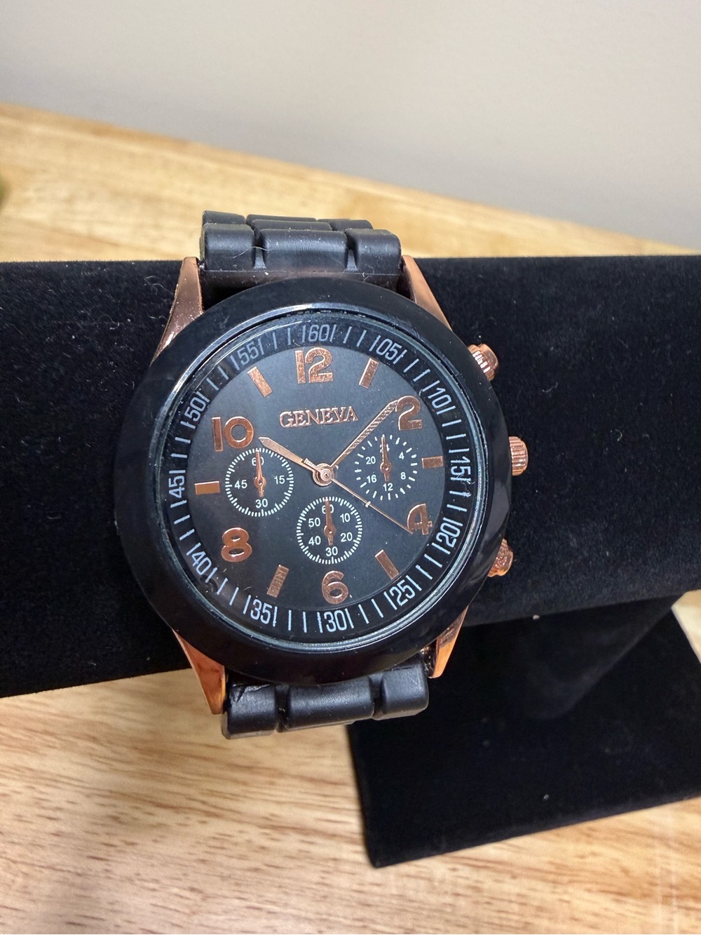 Geneva Black & Rose Gold Quartz Watch – Silicone Band – New Battery EUC
